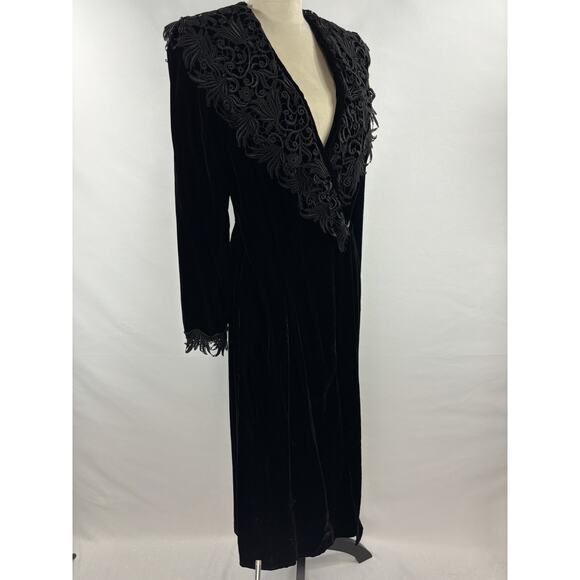 Vintage VTG Flora Nikrooz Dressing Gown Wrap Dress Robe Black Velvet Size Medium - Picture 11 of 11